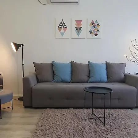 Spring Apartment *